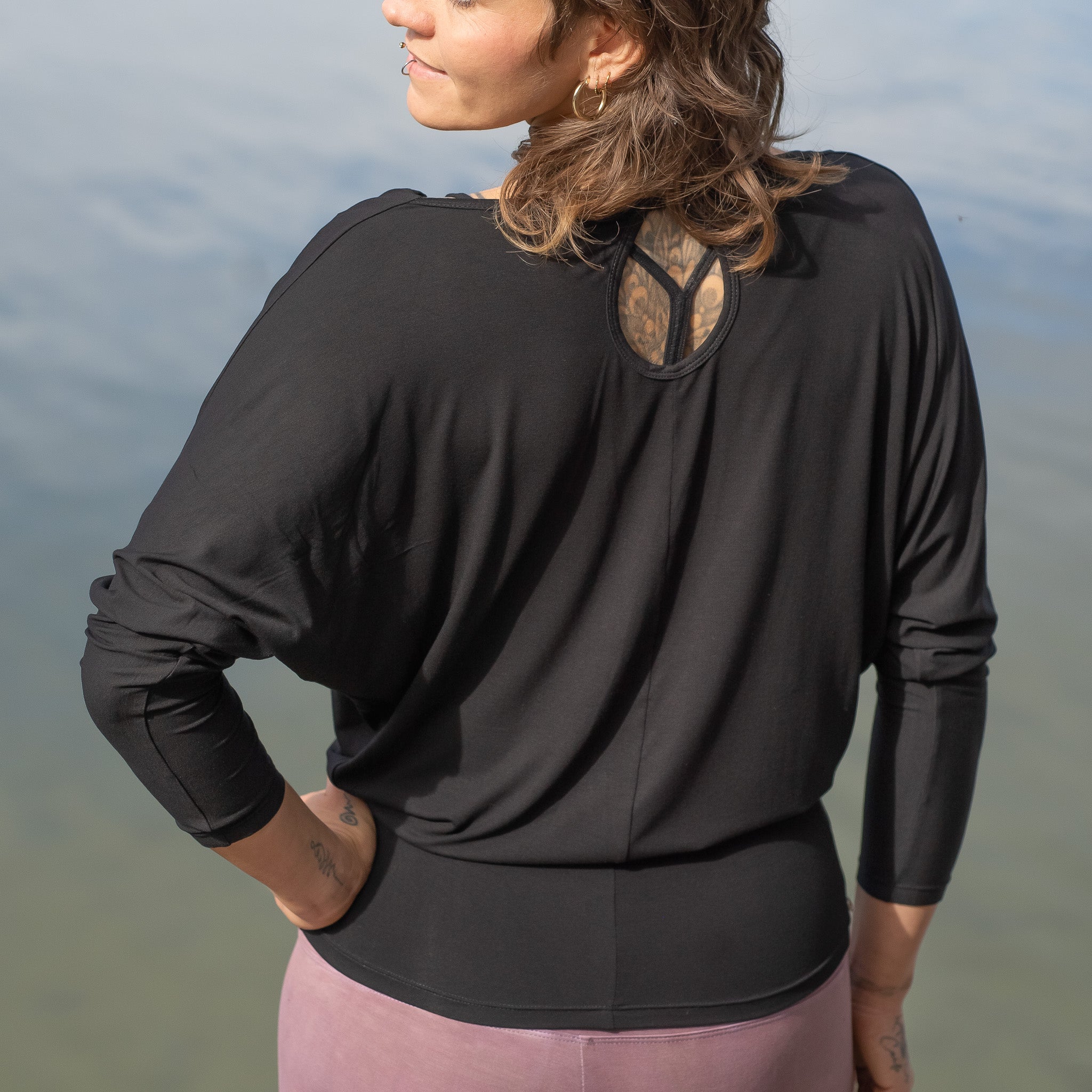 Yoga Shirt Damen aus Bambus Mix - Waterfall Top Long Black
