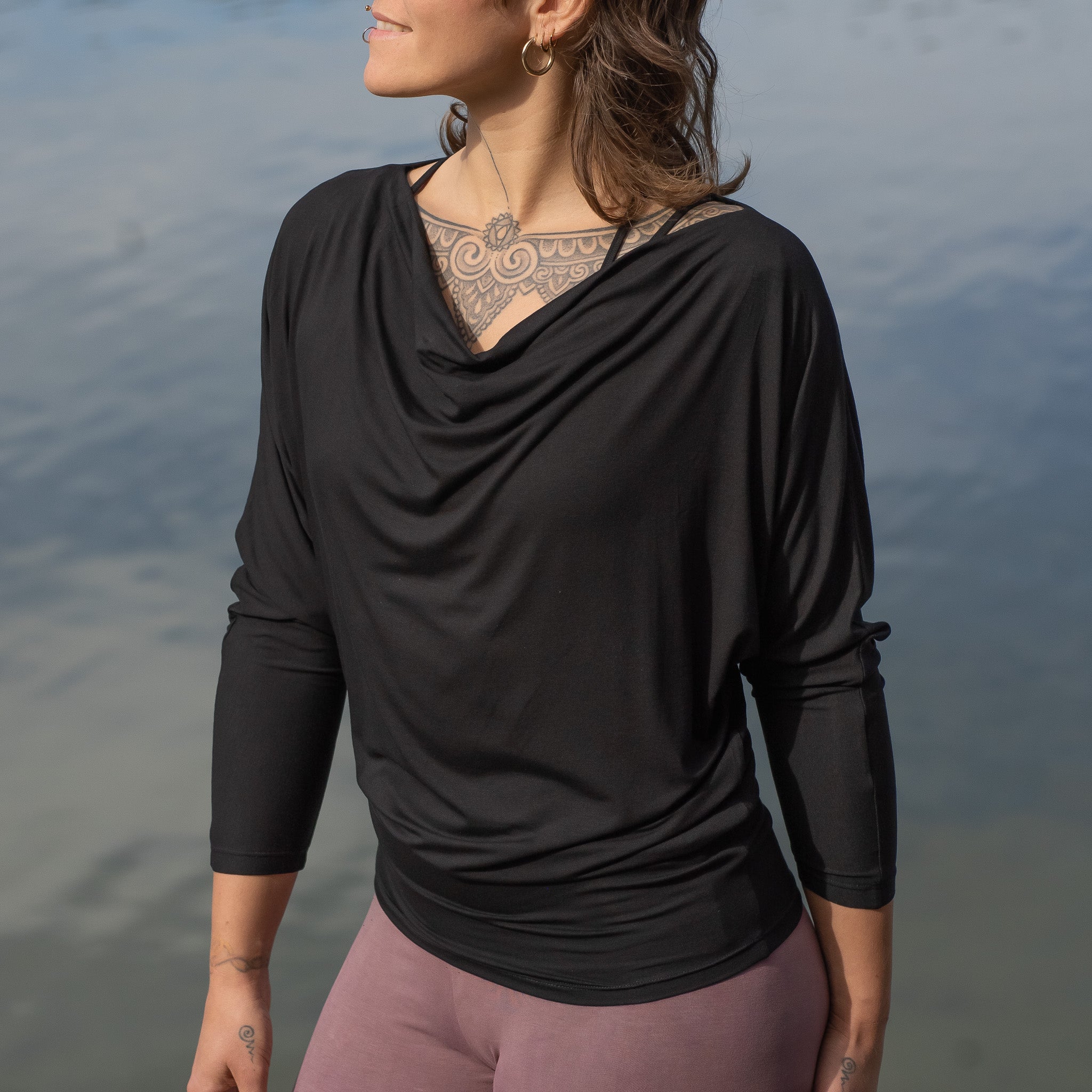 Yoga Shirt Damen aus Bambus Mix - Waterfall Top Long Black