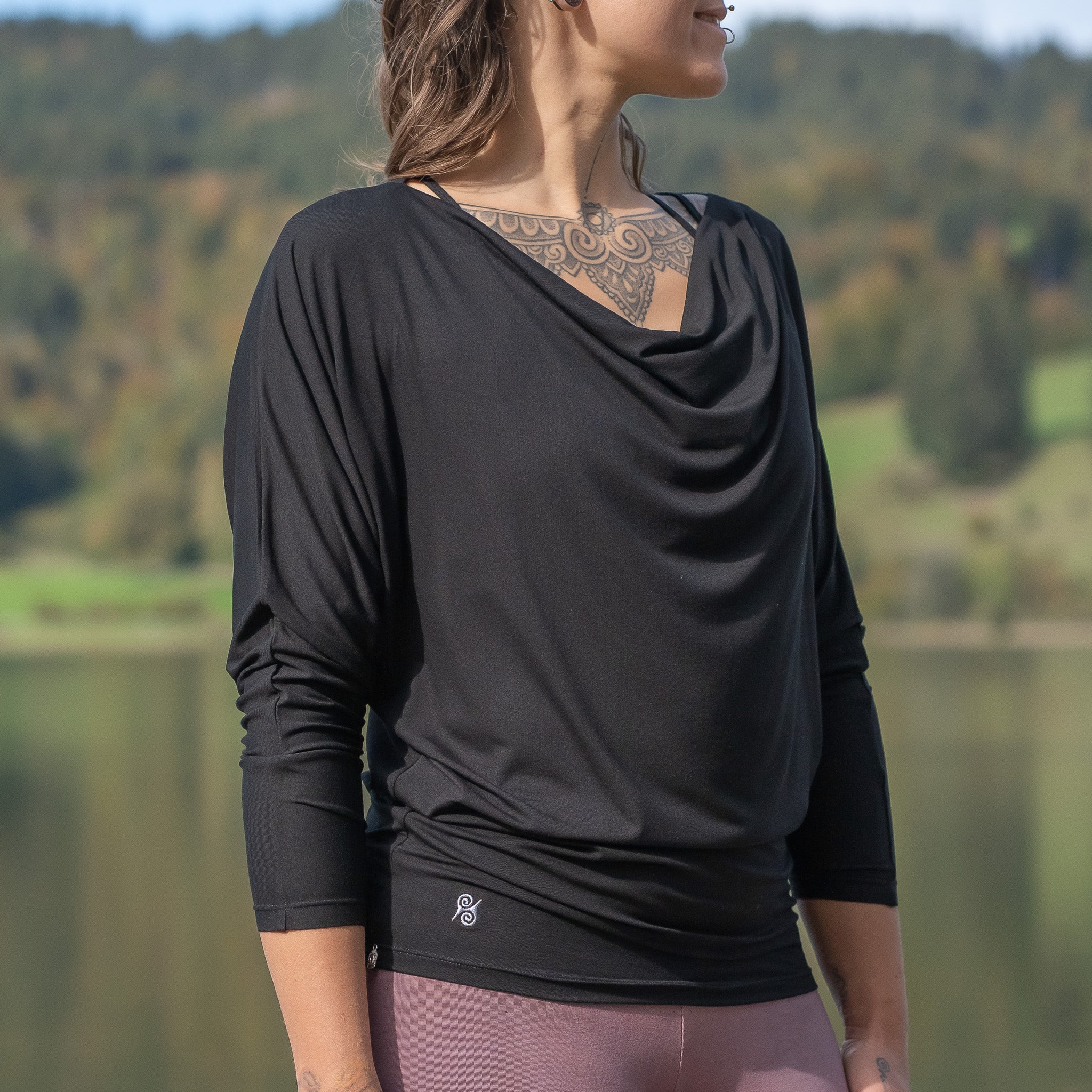 Yoga Shirt Damen aus Bambus Mix - Waterfall Top Long Black