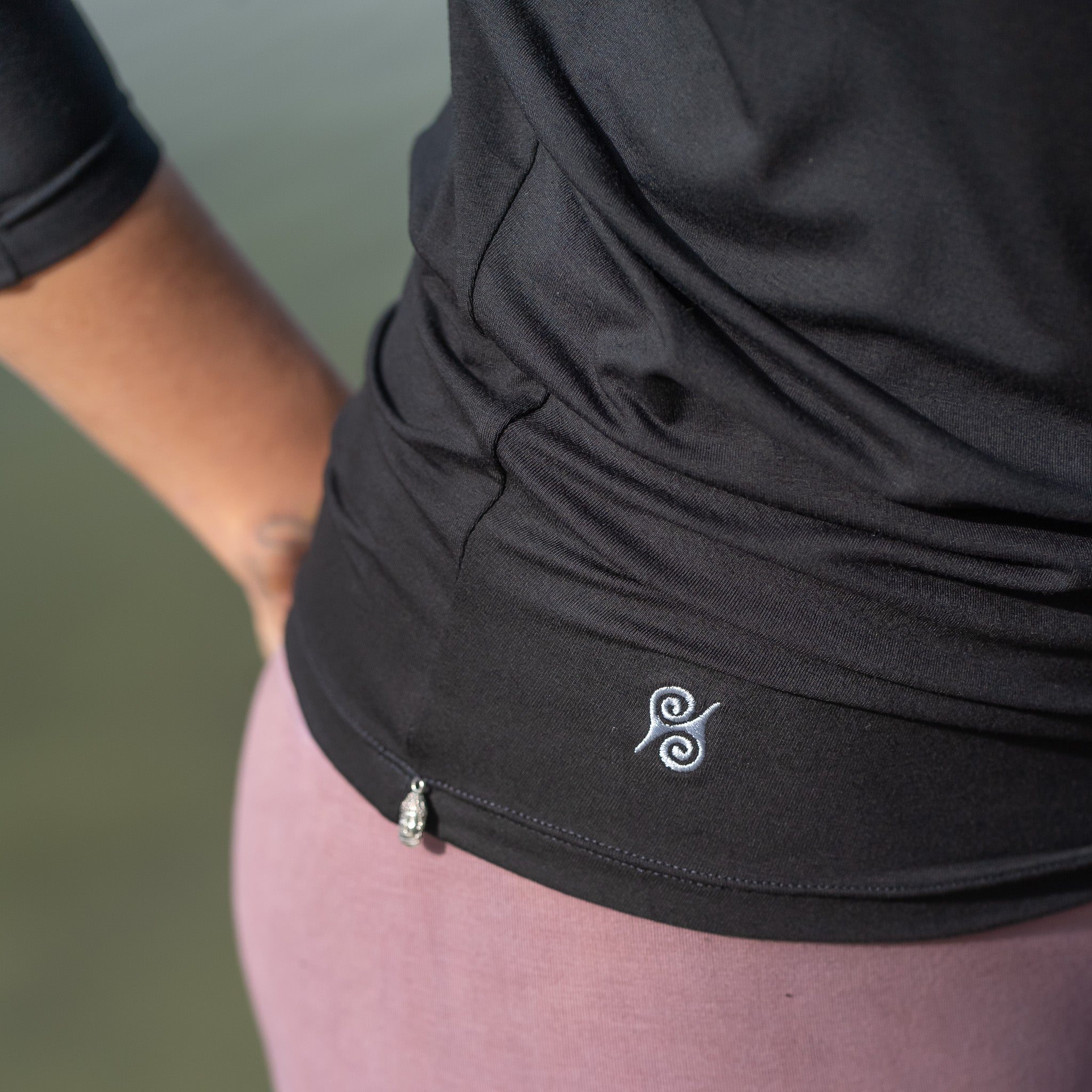 Yoga Shirt Damen aus Bambus Mix - Waterfall Top Long Black