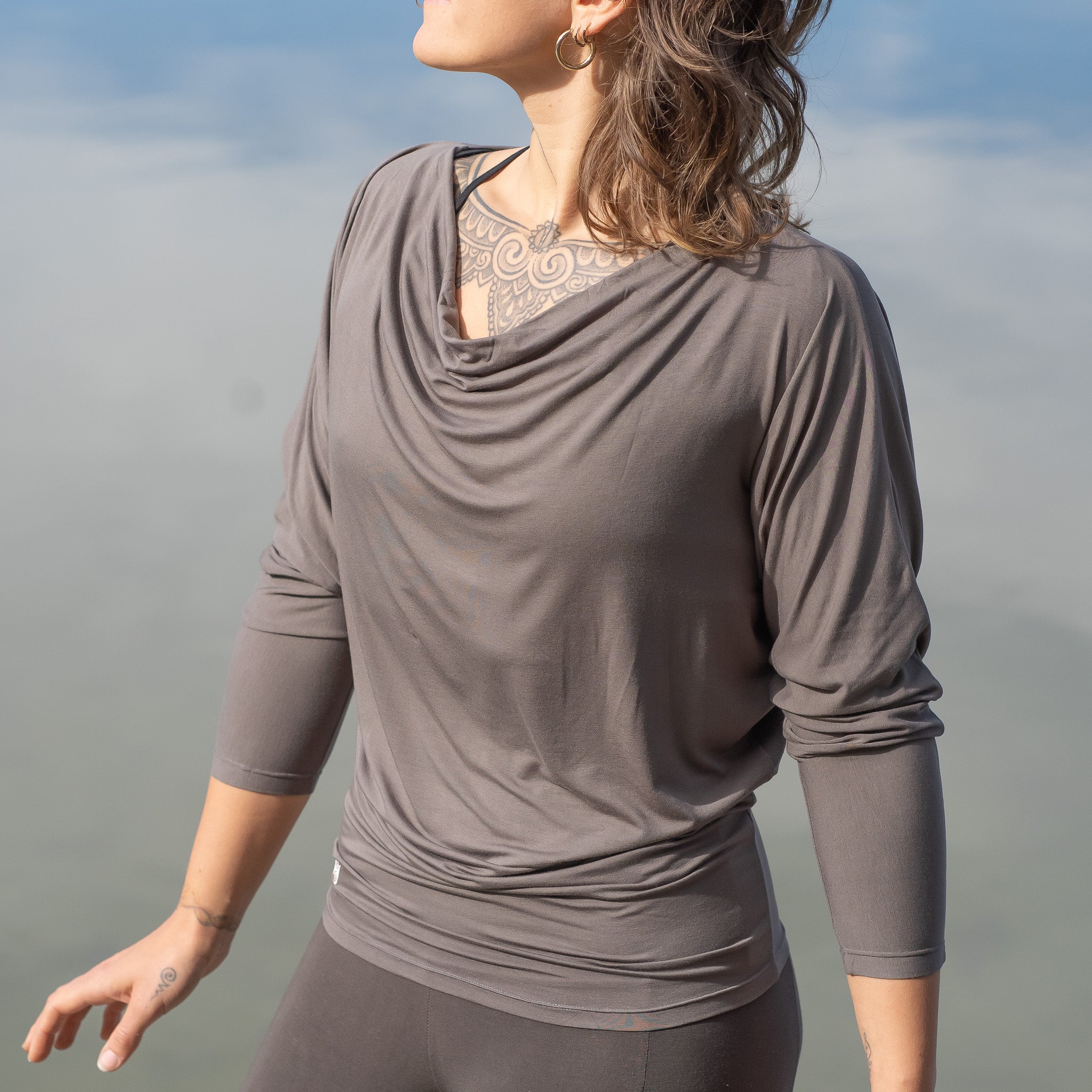 Yoga Shirt Damen aus Bambus Mix - Waterfall Top Long Salty Chocolate