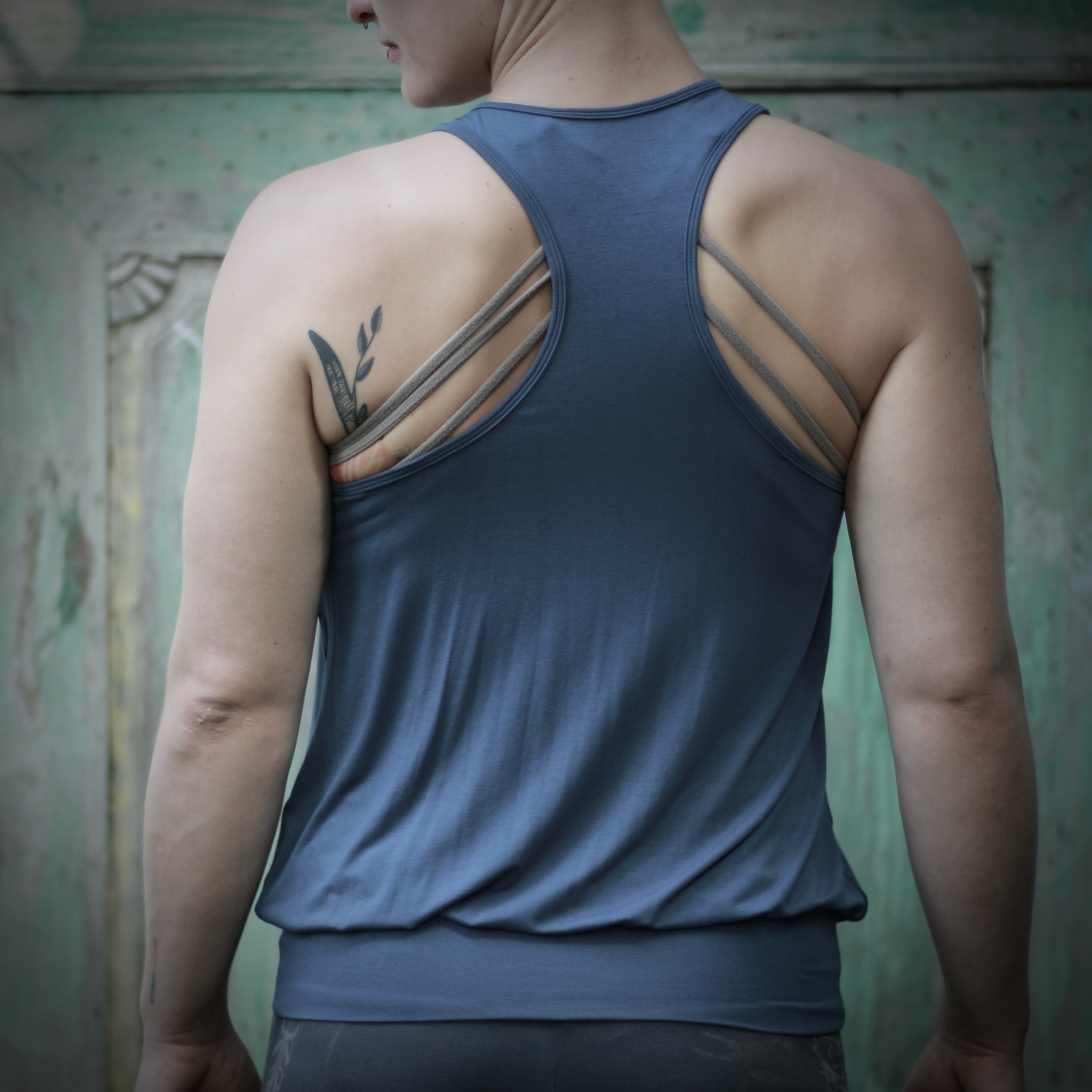 Yoga top for women made of bamboo fiber - Cute Shirt Petrol