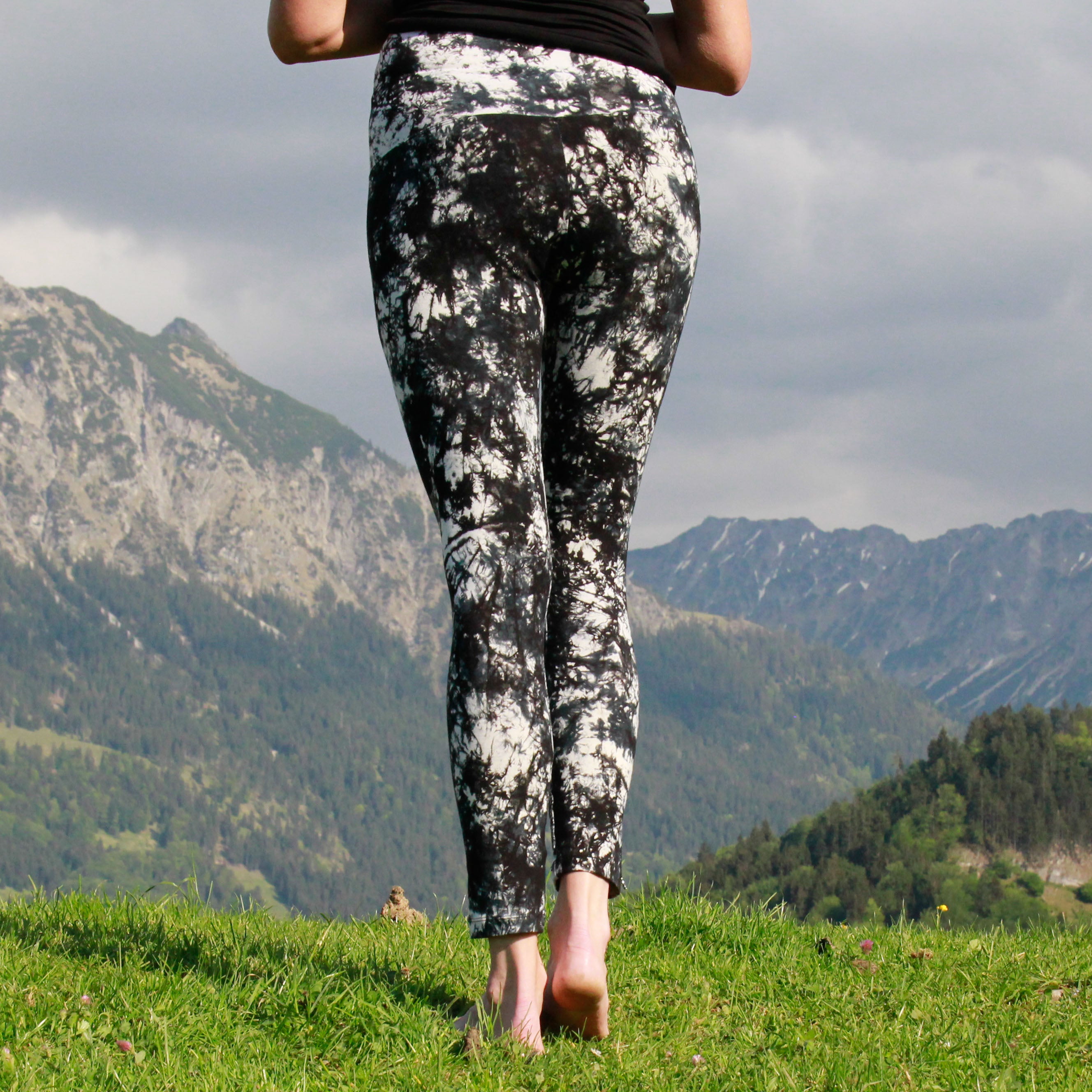 Yoga Leggings Damen aus Bambus Mix - Freaky (Dünnes Material & Standard Material)