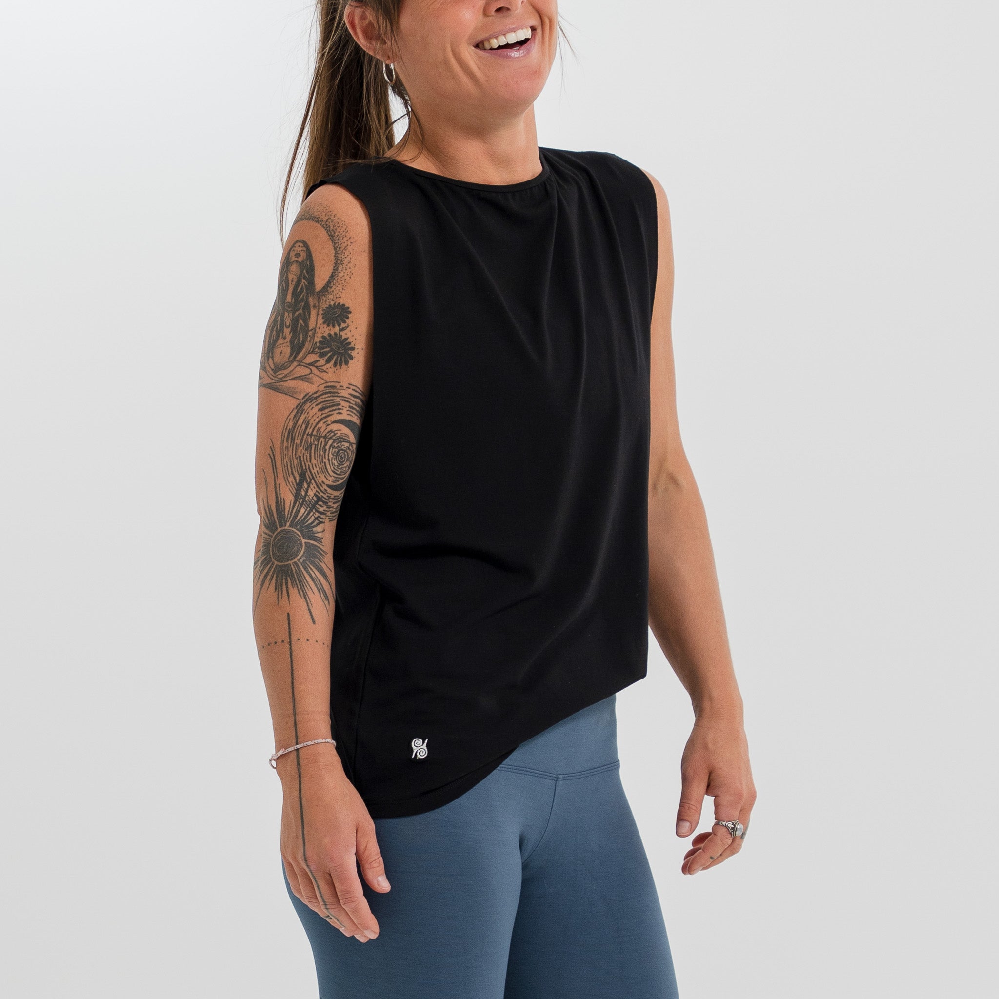 Yoga Shirt Damen aus Bambus Faser - Sneaky Top Schwarz NEU