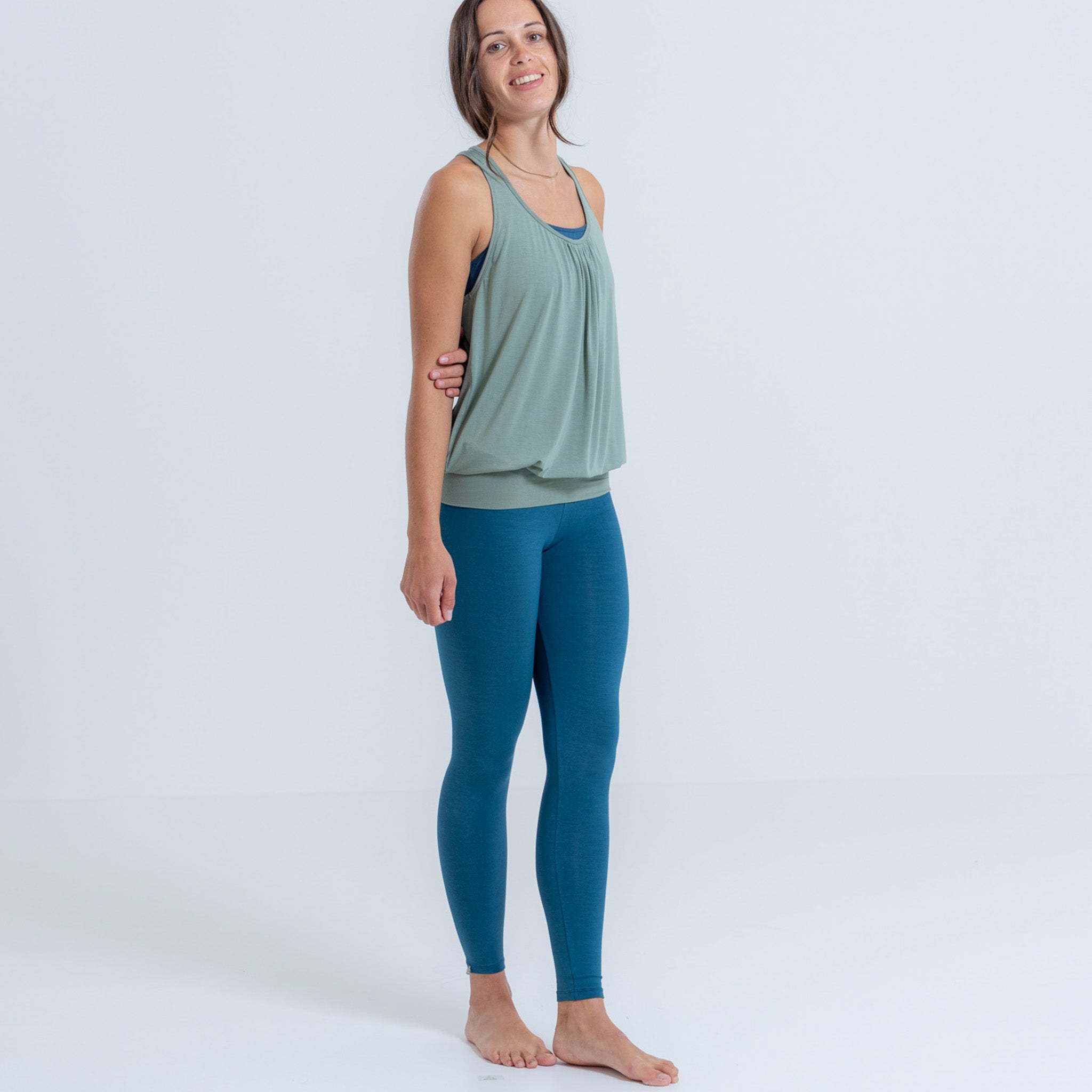Women's short leggings made of bamboo mix - Lava NEW (standard material - runs a little small)
